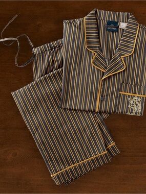 Pottery Barn Teen Harry Potter Hufflepuff House Pajama Set Medium Navy Gold